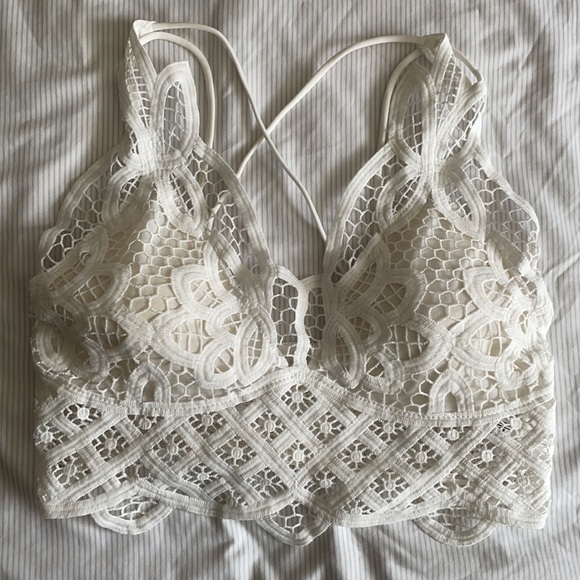 Cute lace bralettes! Blake&white 🤍🖤 never worn! - Picture 3 of 3